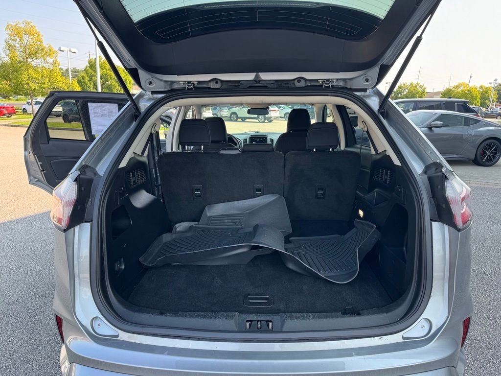 2022 Ford Edge SE