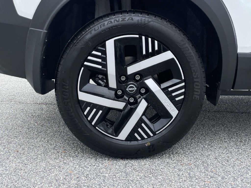 2027 Nissan Kicks SV