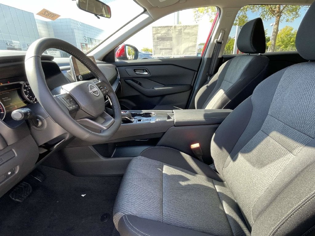 2027 Nissan Rogue SV