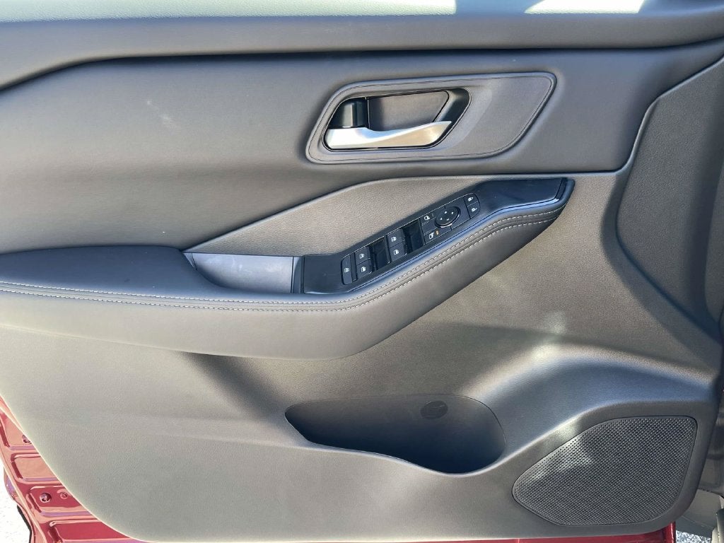 2027 Nissan Rogue SV