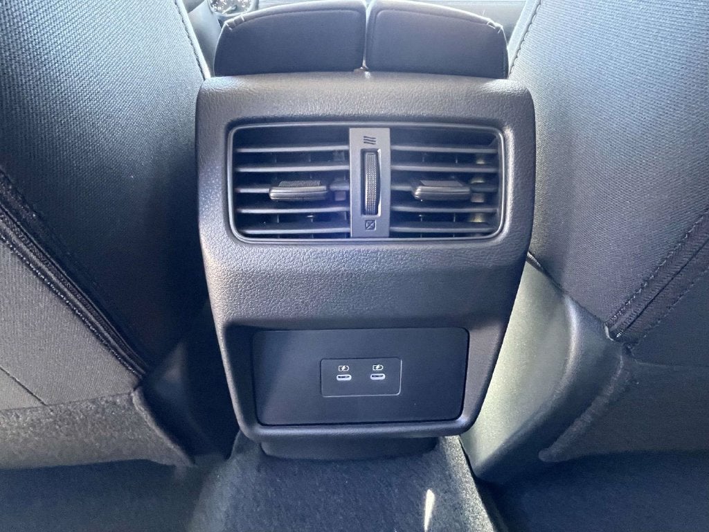 2027 Nissan Rogue SV