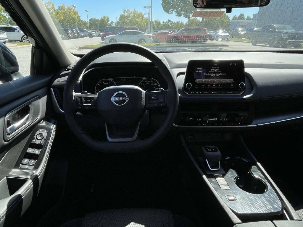 2027 Nissan Rogue SV