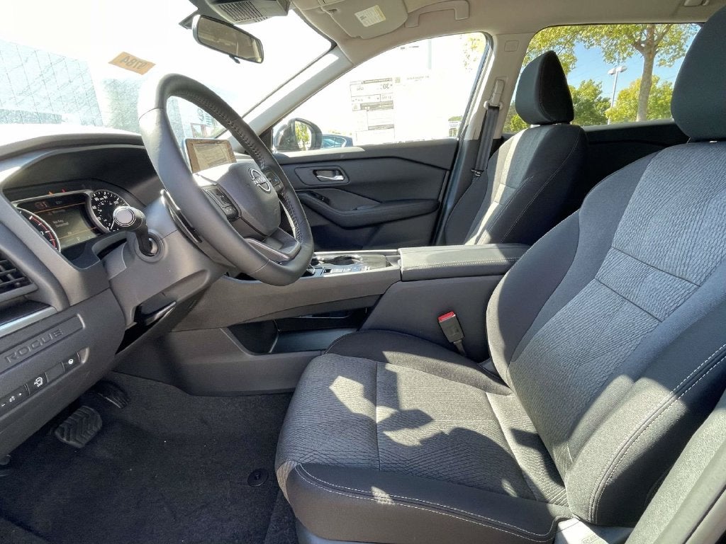 2027 Nissan Rogue SV