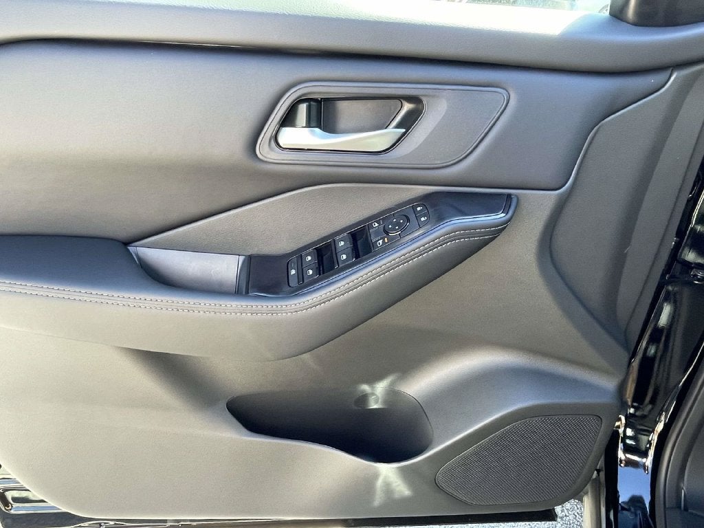 2027 Nissan Rogue SV