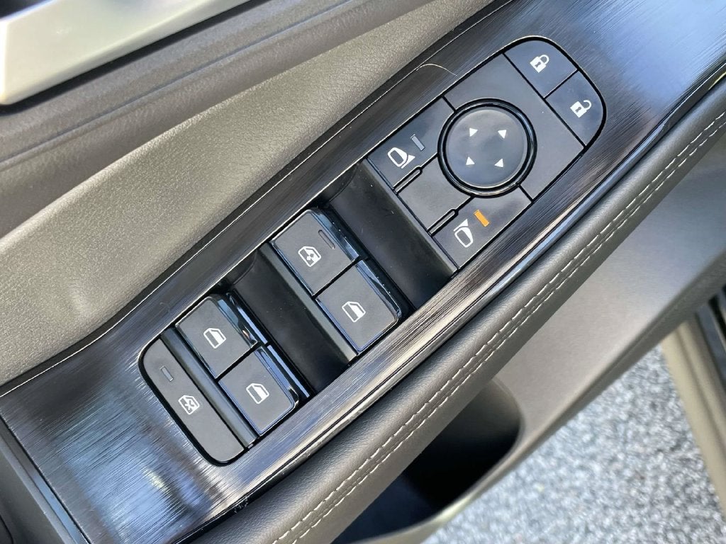 2027 Nissan Rogue SV
