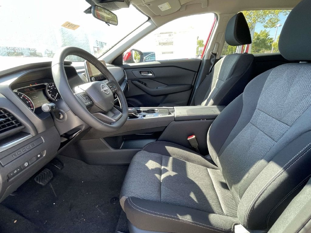 2027 Nissan Rogue SV