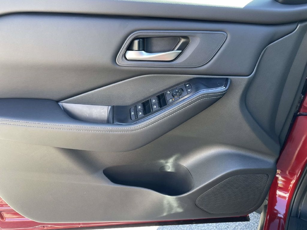 2027 Nissan Rogue SV