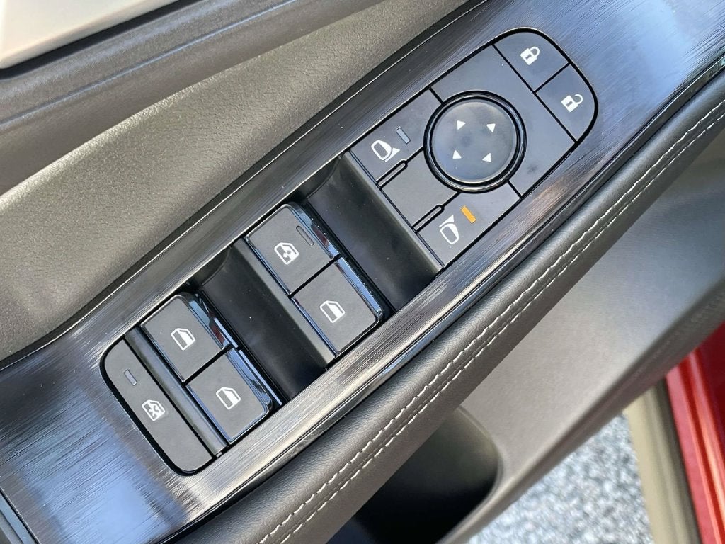 2027 Nissan Rogue SV