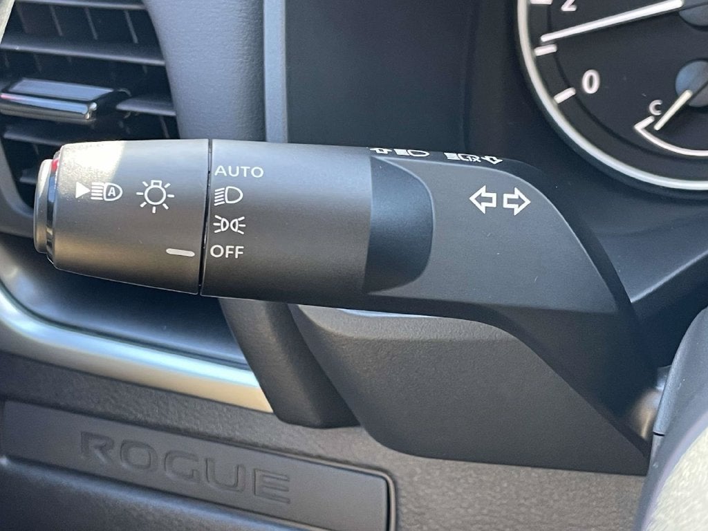 2027 Nissan Rogue SV