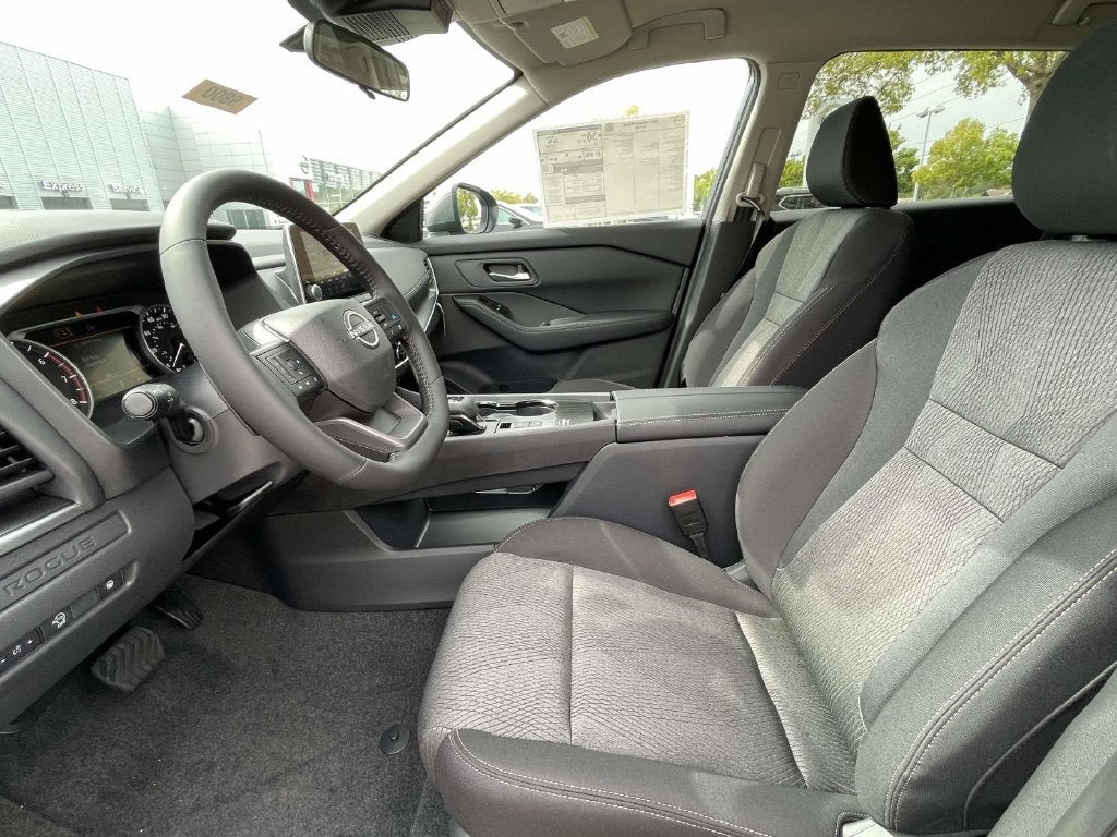 2027 Nissan Rogue SV