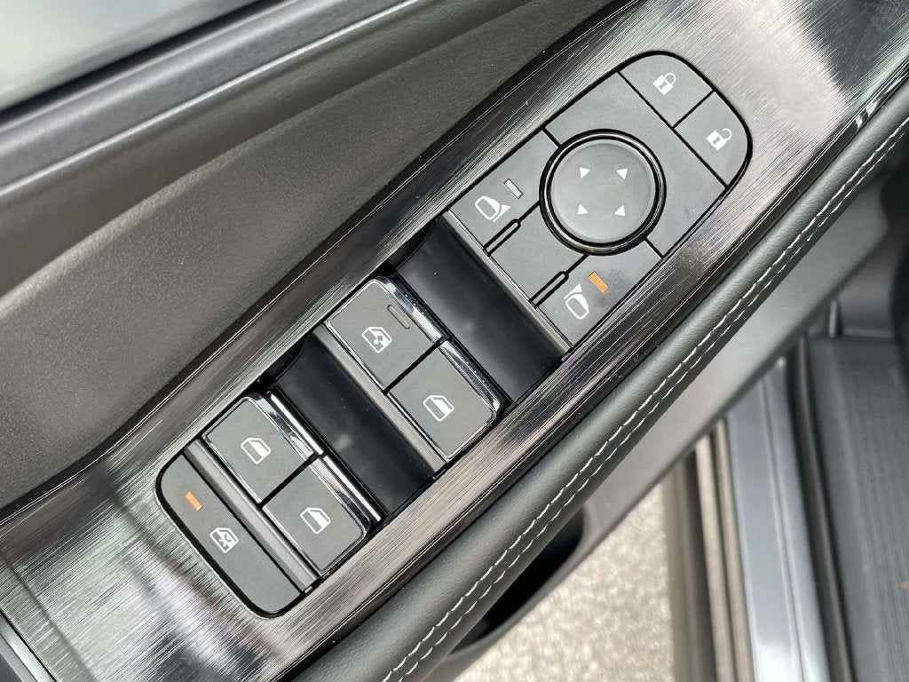 2027 Nissan Rogue SV