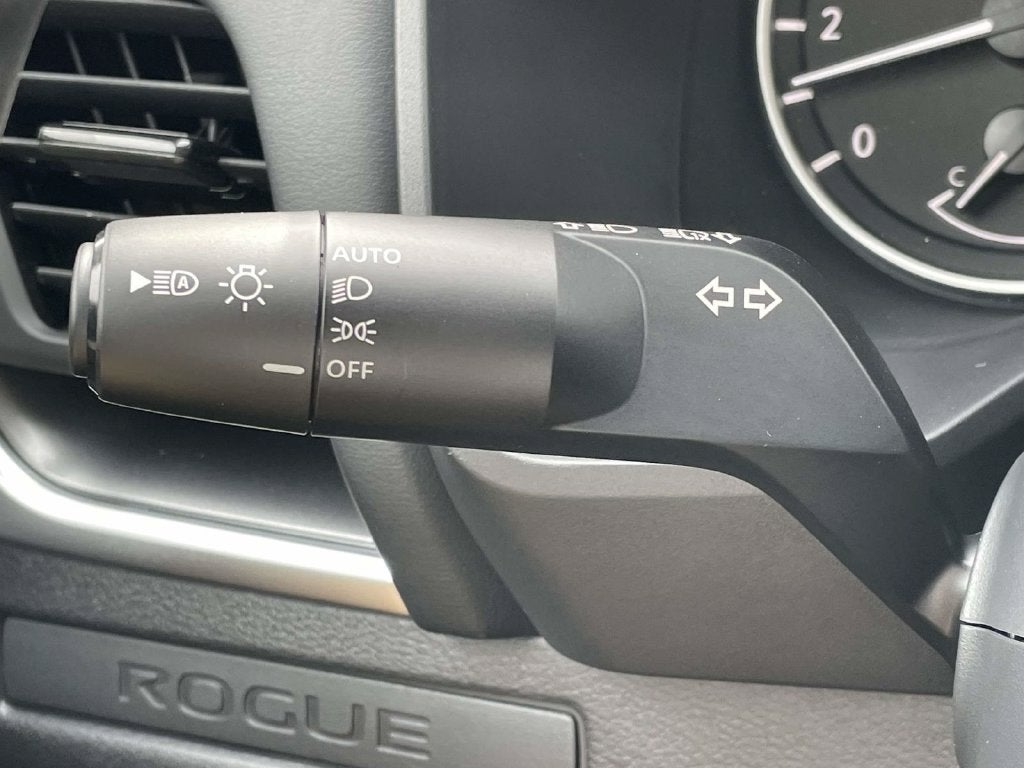 2027 Nissan Rogue SV