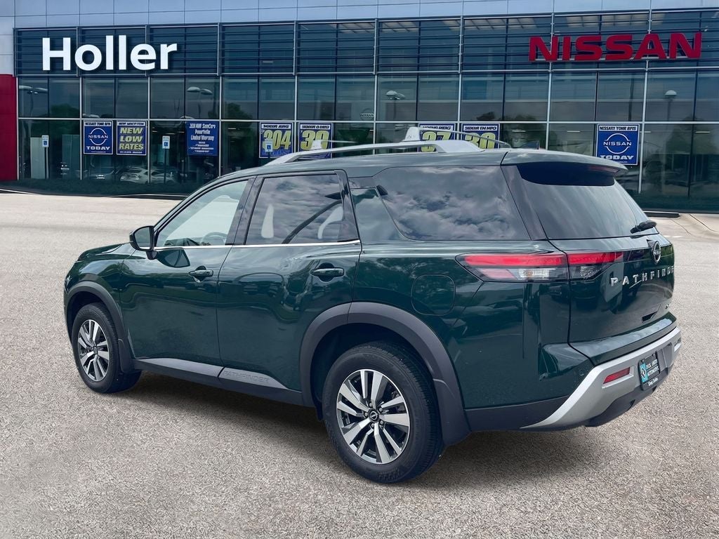 2025 Nissan Pathfinder SL