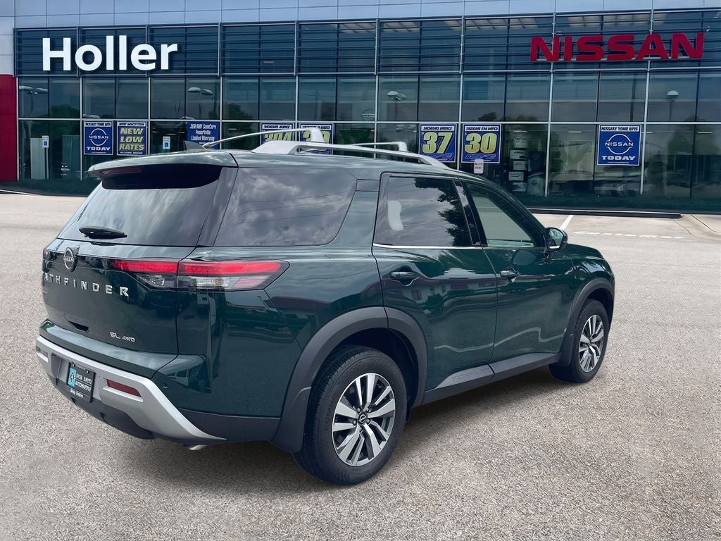 2025 Nissan Pathfinder SL