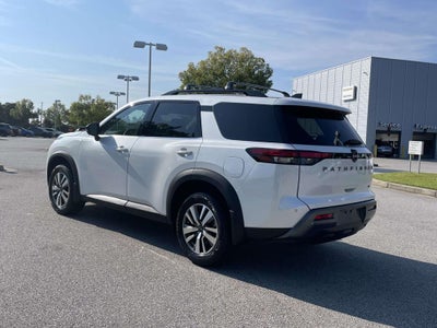 2026 Nissan Pathfinder SL