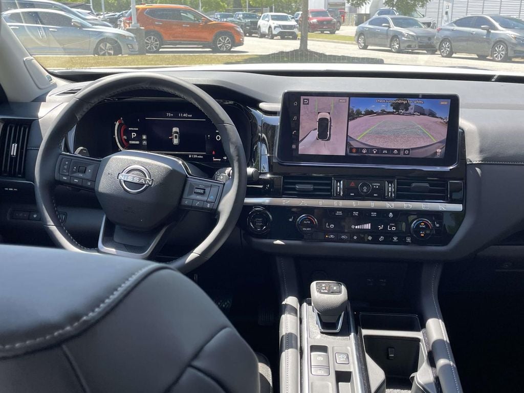 2026 Nissan Pathfinder SL