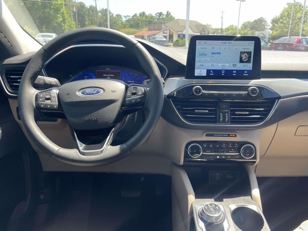 2022 Ford Escape Titanium