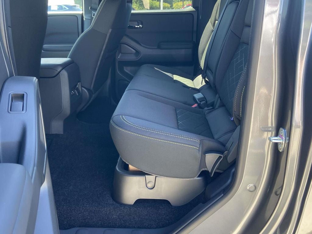 2027 Nissan Frontier SV