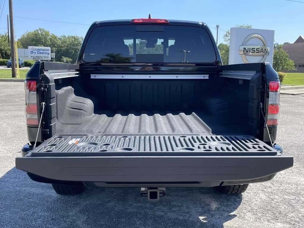 2027 Nissan Frontier SV