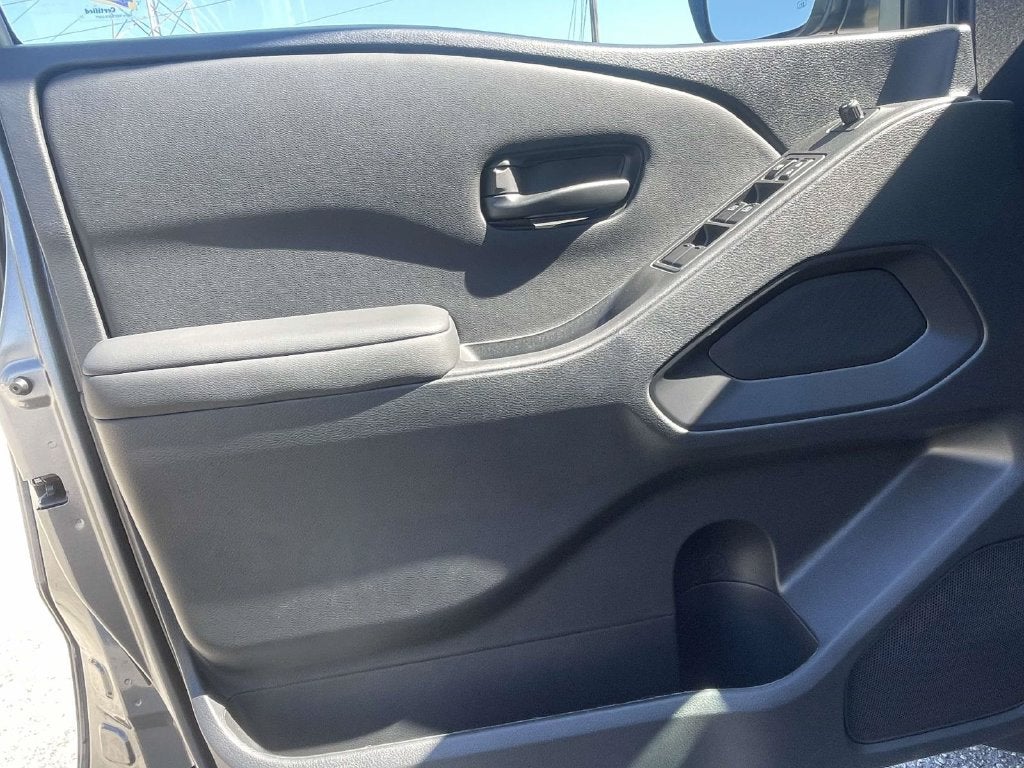 2027 Nissan Frontier Crew Cab SV
