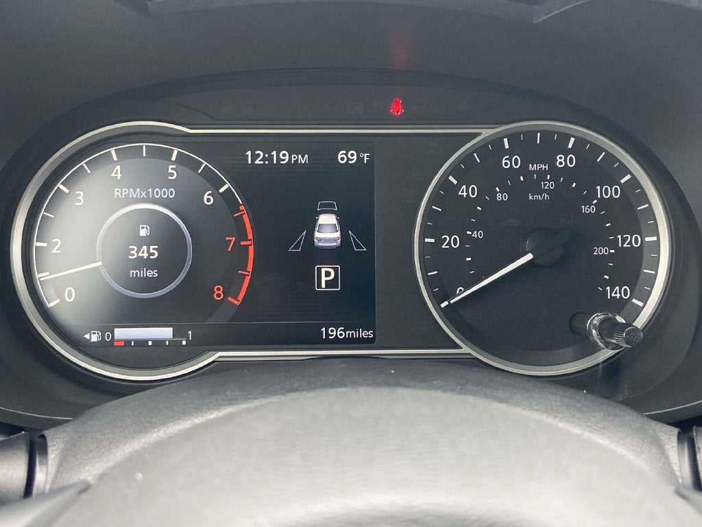 2025 Nissan Versa SR