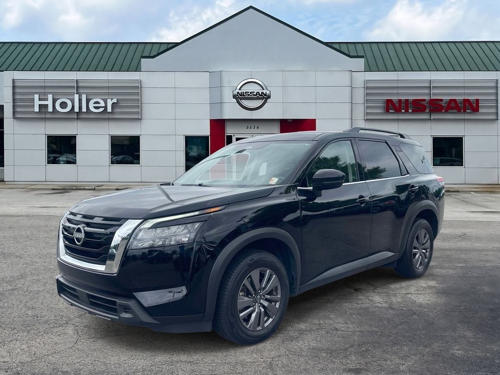 2025 Nissan Pathfinder SV