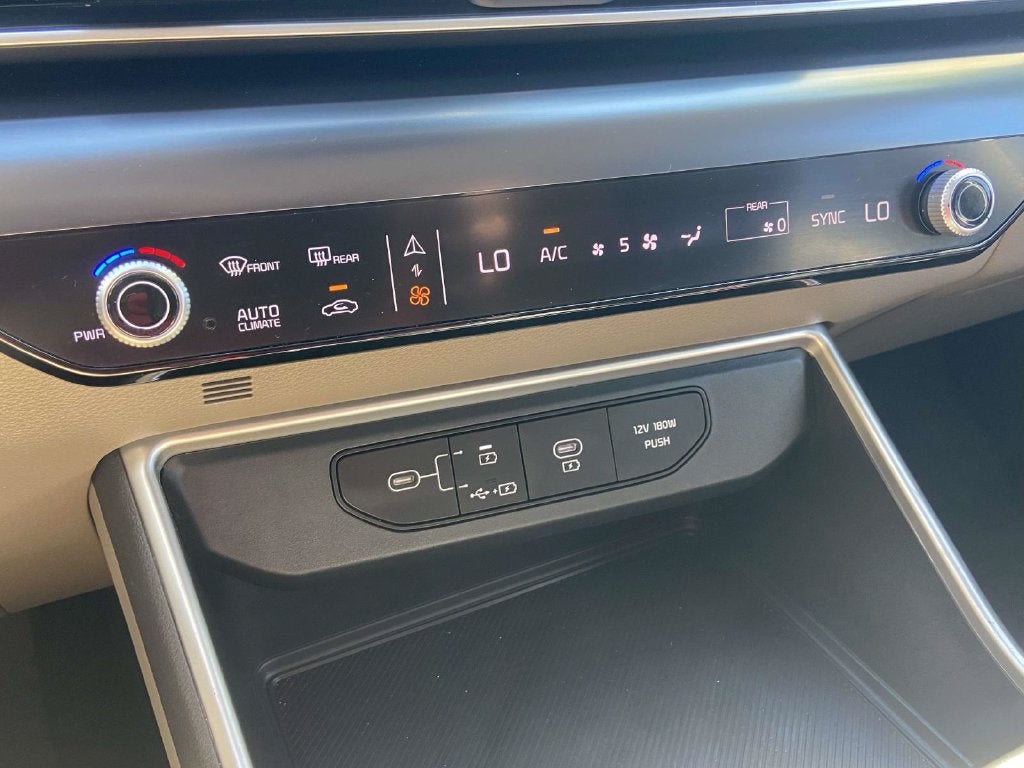 2025 Kia Carnival LXS