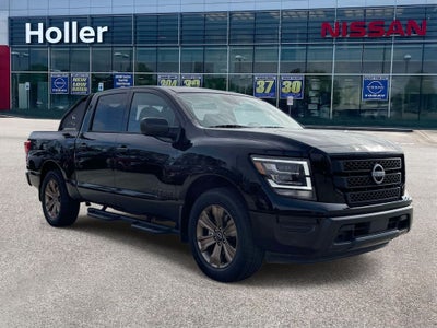 2024 Nissan Titan SV
