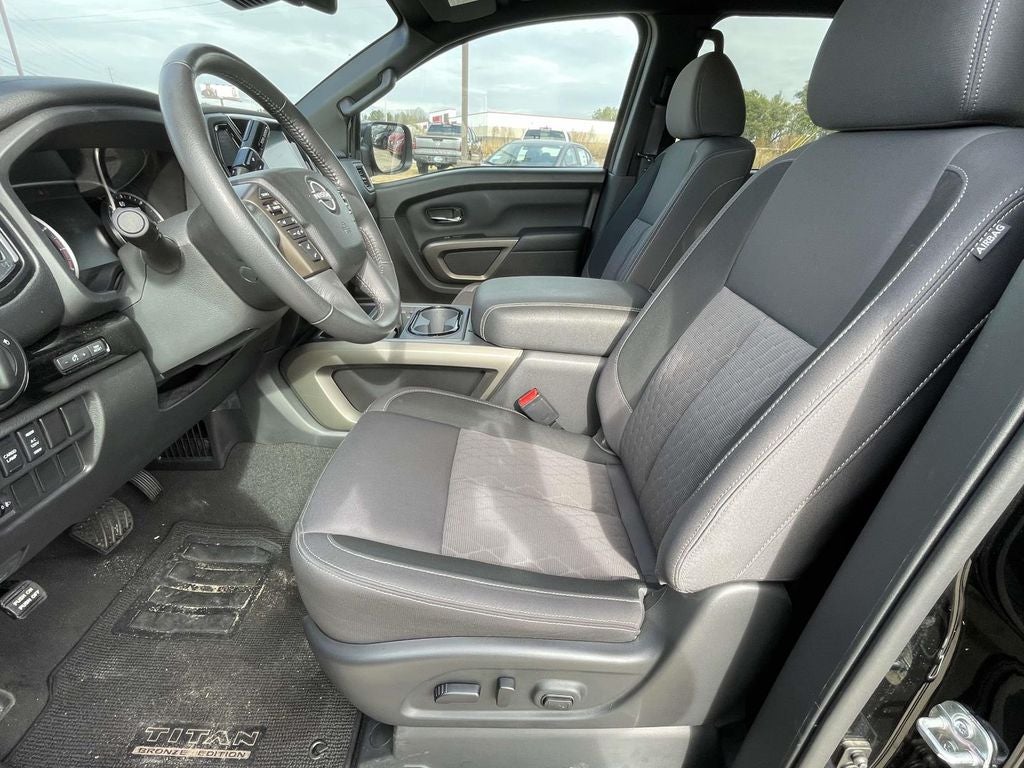 2024 Nissan Titan SV