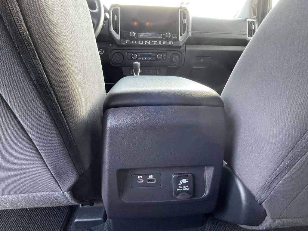 2025 Nissan Frontier SV