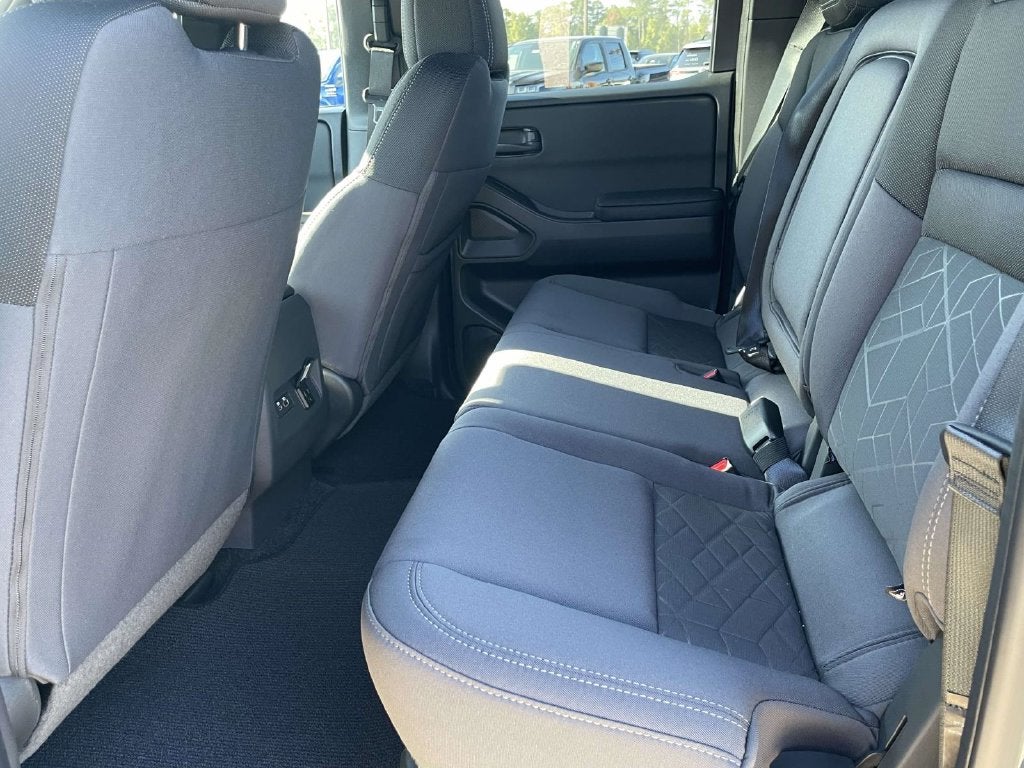 2027 Nissan Frontier Crew Cab SV