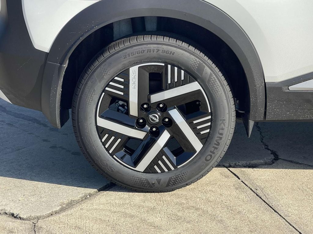 2025 Nissan Kicks SV