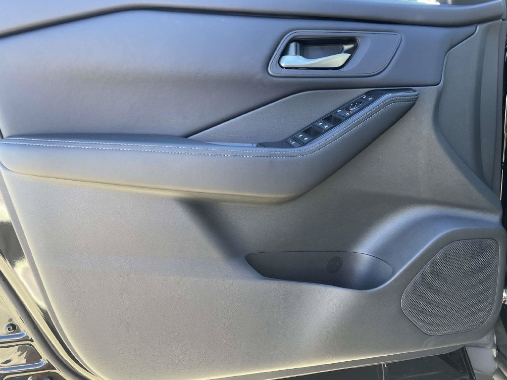 2027 Nissan Rogue SV