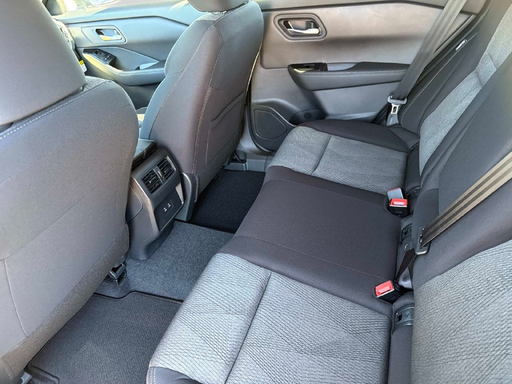 2027 Nissan Rogue SV