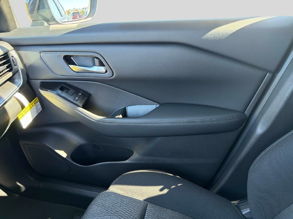 2027 Nissan Rogue SV