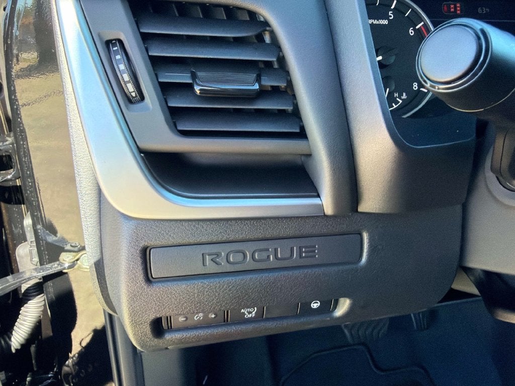 2027 Nissan Rogue SV