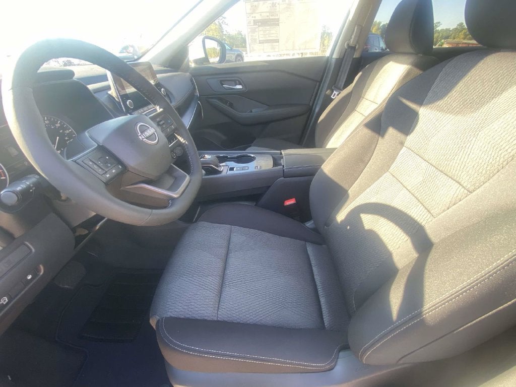 2027 Nissan Rogue SV