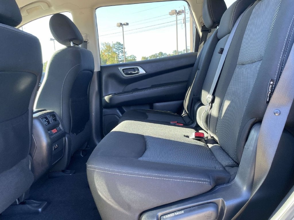 2019 Nissan Pathfinder SV