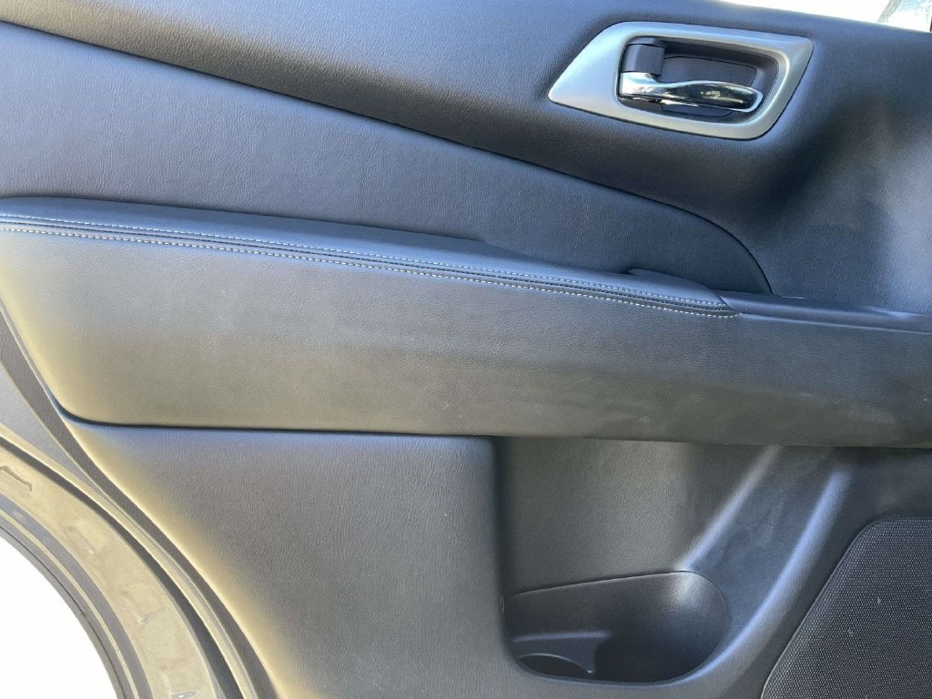 2019 Nissan Pathfinder SV