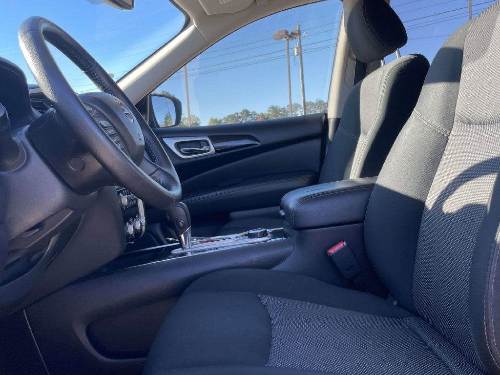 2019 Nissan Pathfinder SV