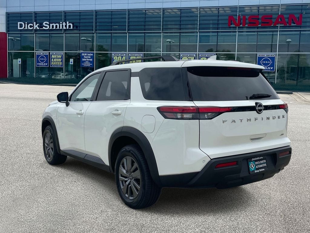 2025 Nissan Pathfinder SV