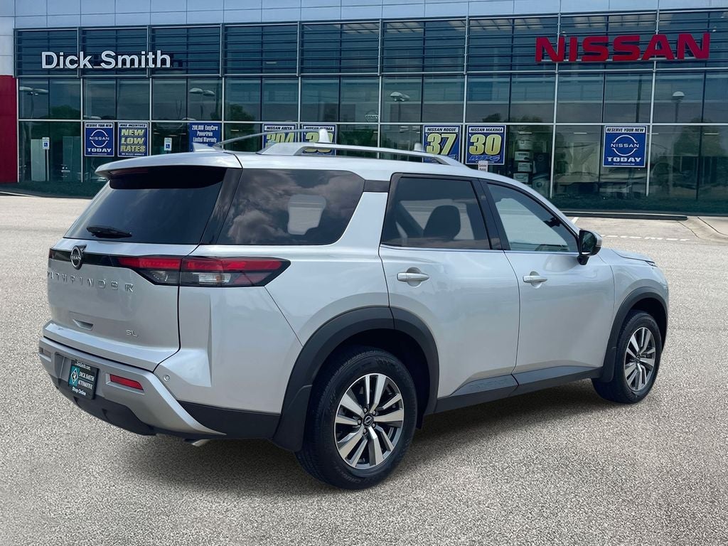 2025 Nissan Pathfinder SL