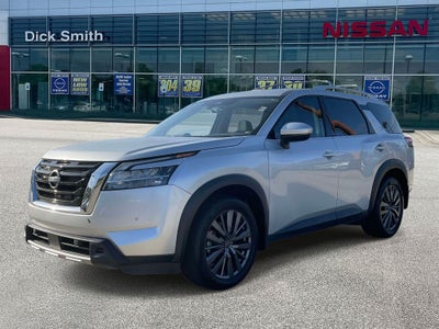 2024 Nissan Pathfinder SL