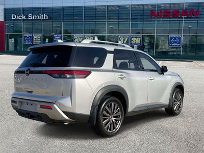 2024 Nissan Pathfinder SL
