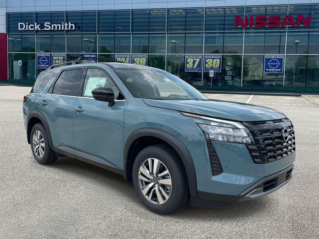 2026 Nissan Pathfinder SL