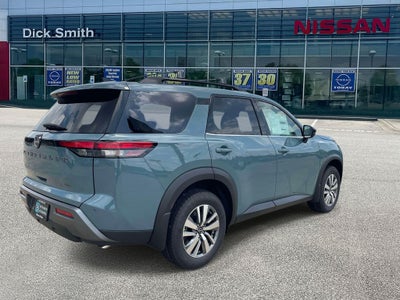 2026 Nissan Pathfinder SL