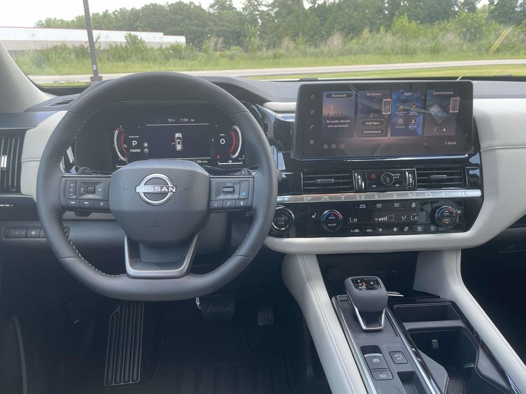2026 Nissan Pathfinder SL