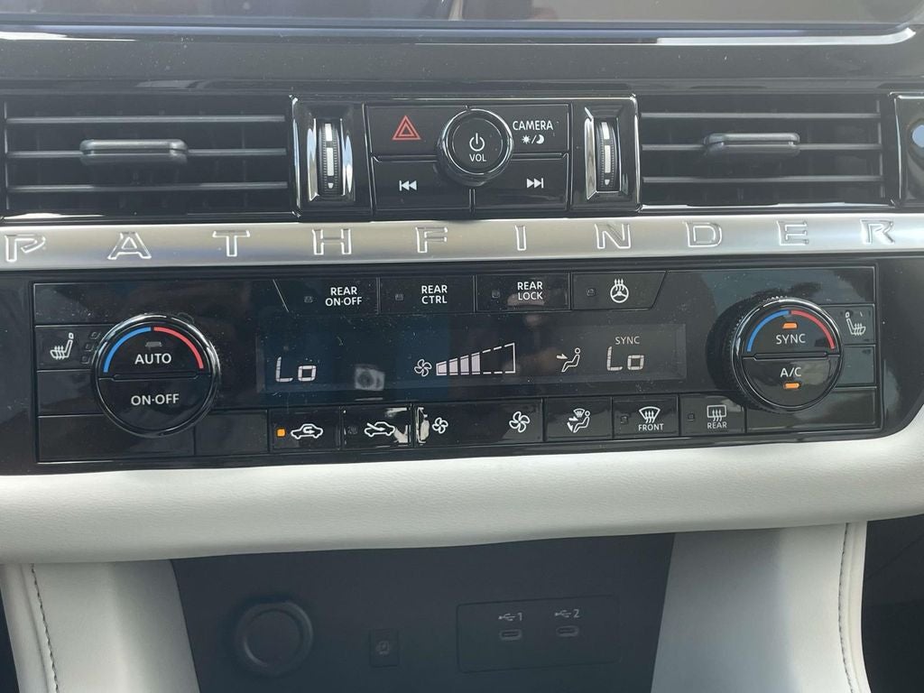 2026 Nissan Pathfinder SL