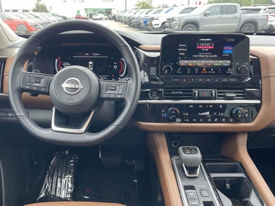 2025 Nissan Pathfinder Platinum